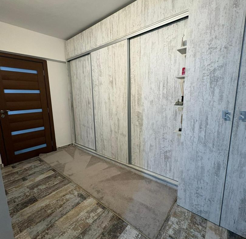 Vand apartament 2 camere,, renovat integral – Metrou Piața Iancu