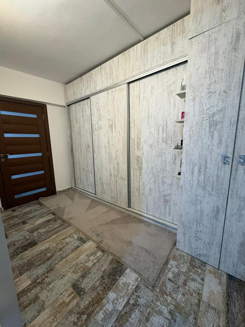Vand apartament 2 camere,, renovat integral – Metrou Piața Iancu