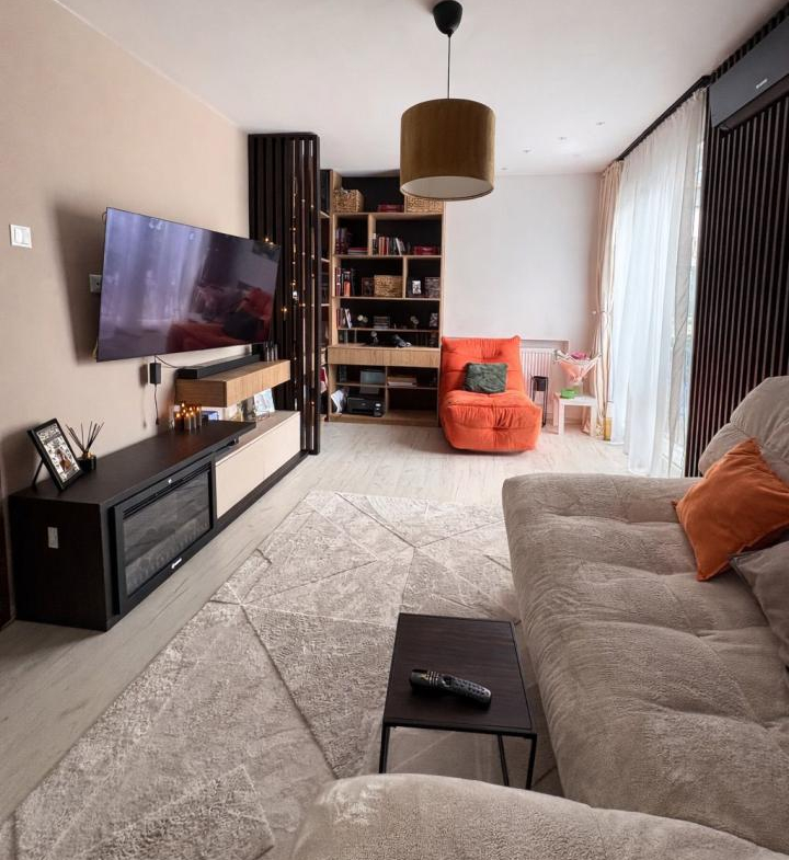 Vand apartament 2 camere,, renovat integral – Metrou Piața Iancu