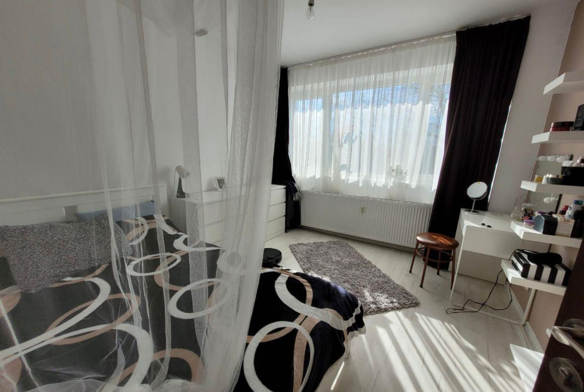 Vand apartament 2 camere,, renovat integral – Metrou Piața Iancu