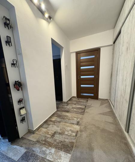 Vand apartament 2 camere,, renovat integral – Metrou Piața Iancu