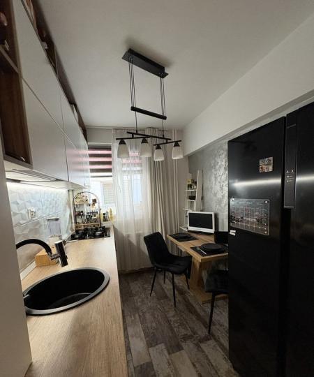 Vand apartament 2 camere,, renovat integral – Metrou Piața Iancu