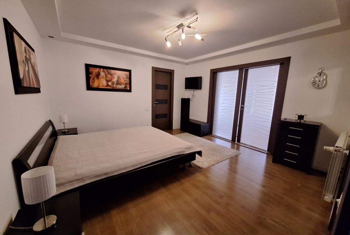 De închiriat: Penthouse duplex la 2 min de metrou Aviatorilor