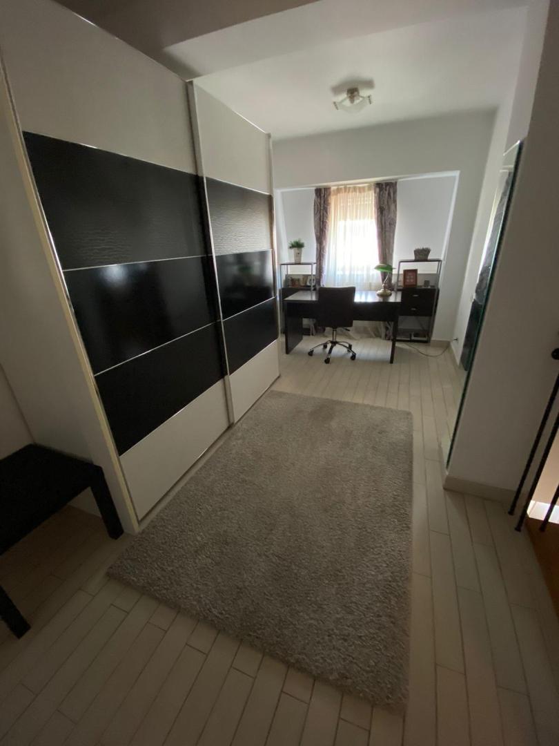 De închiriat: Penthouse duplex la 2 min de metrou Aviatorilor
