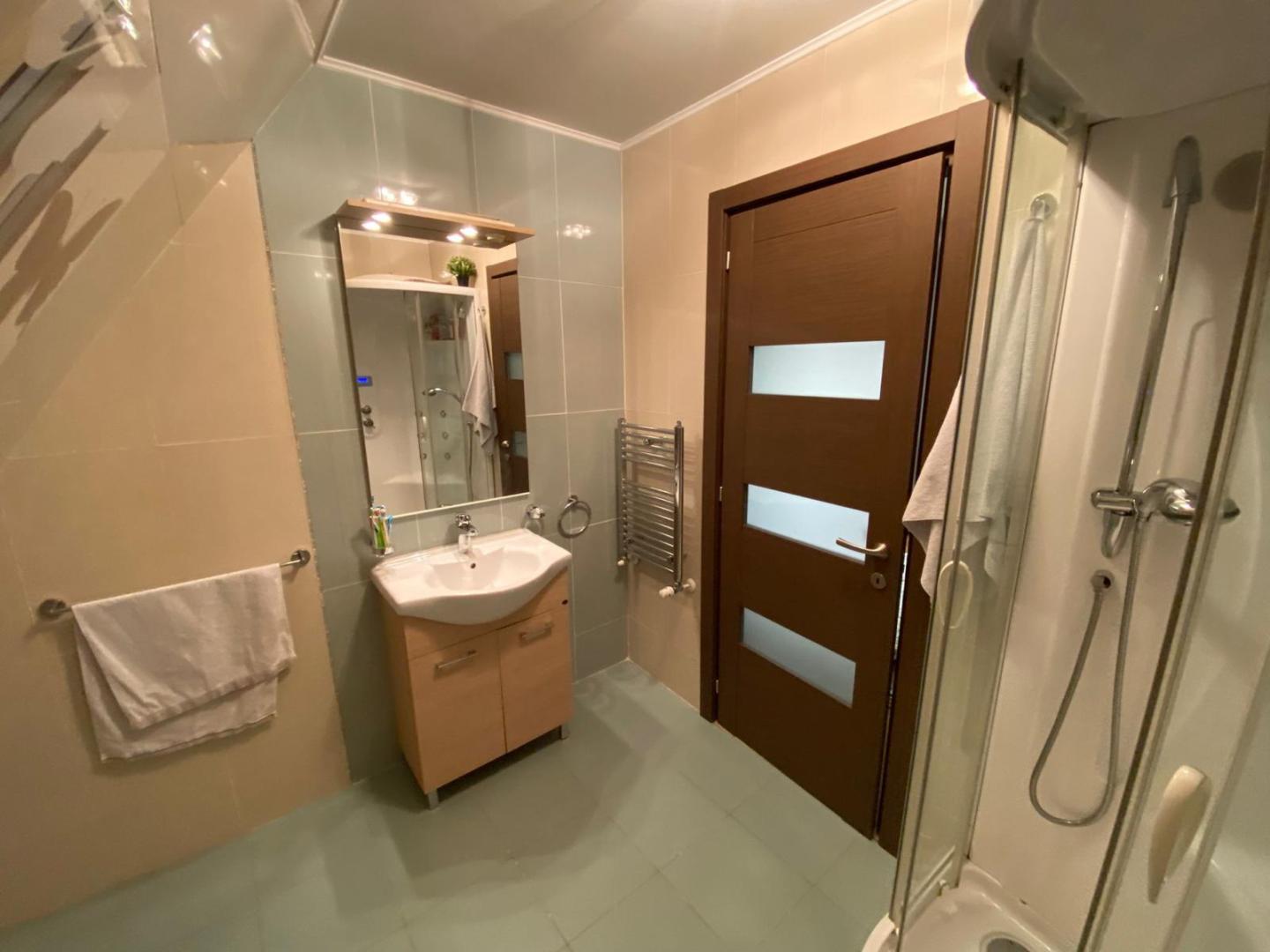 De închiriat: Penthouse duplex la 2 min de metrou Aviatorilor