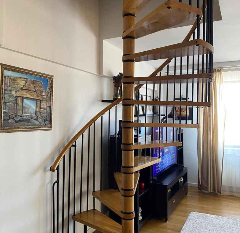 De închiriat: Penthouse duplex la 2 min de metrou Aviatorilor