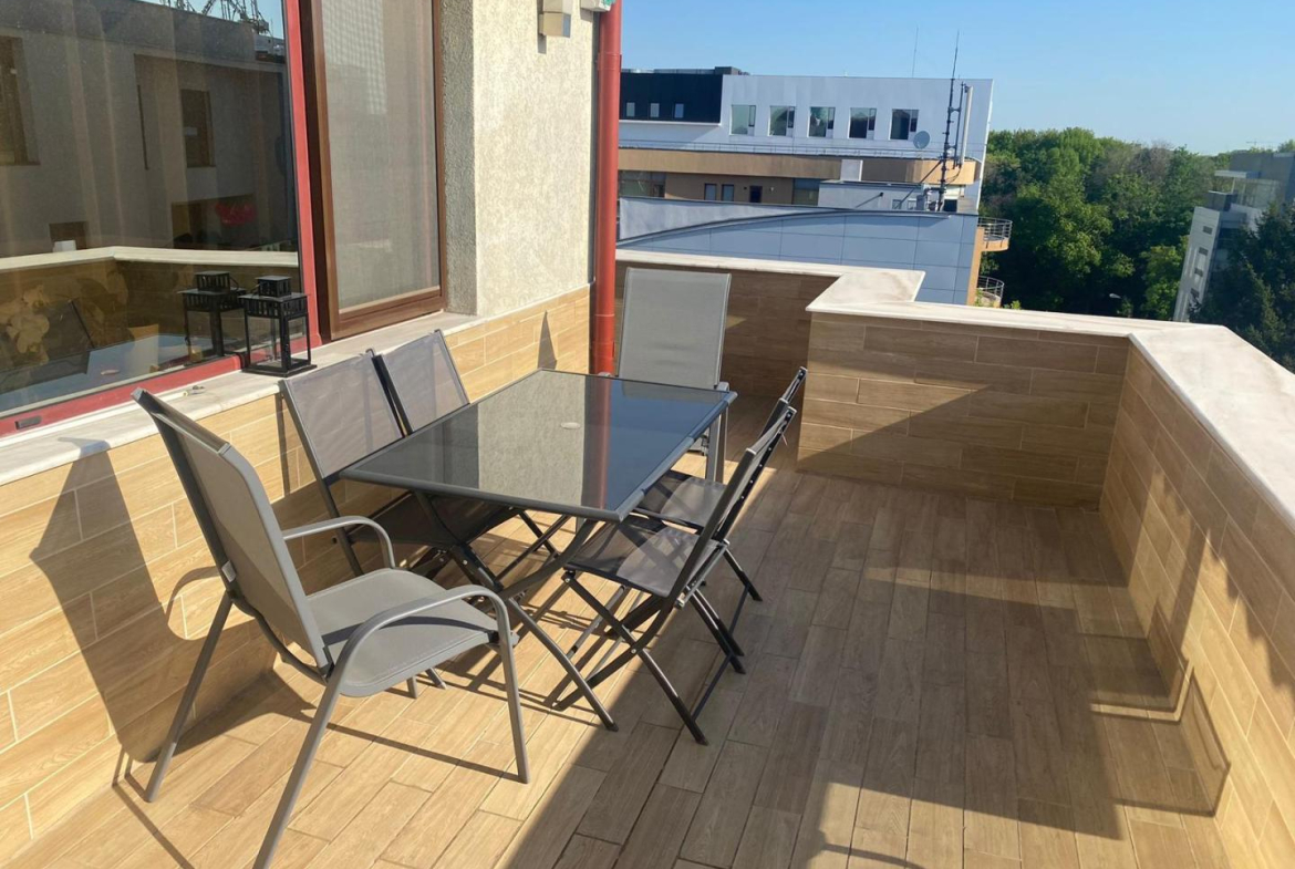 De închiriat: Penthouse duplex la 2 min de metrou Aviatorilor