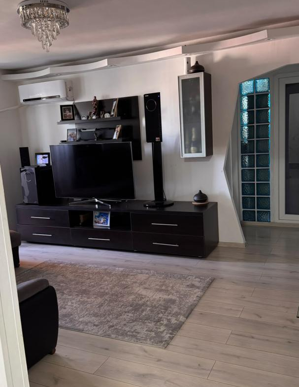 Vand aparatament 3 camere 13 Septembrie stradal – Prosper