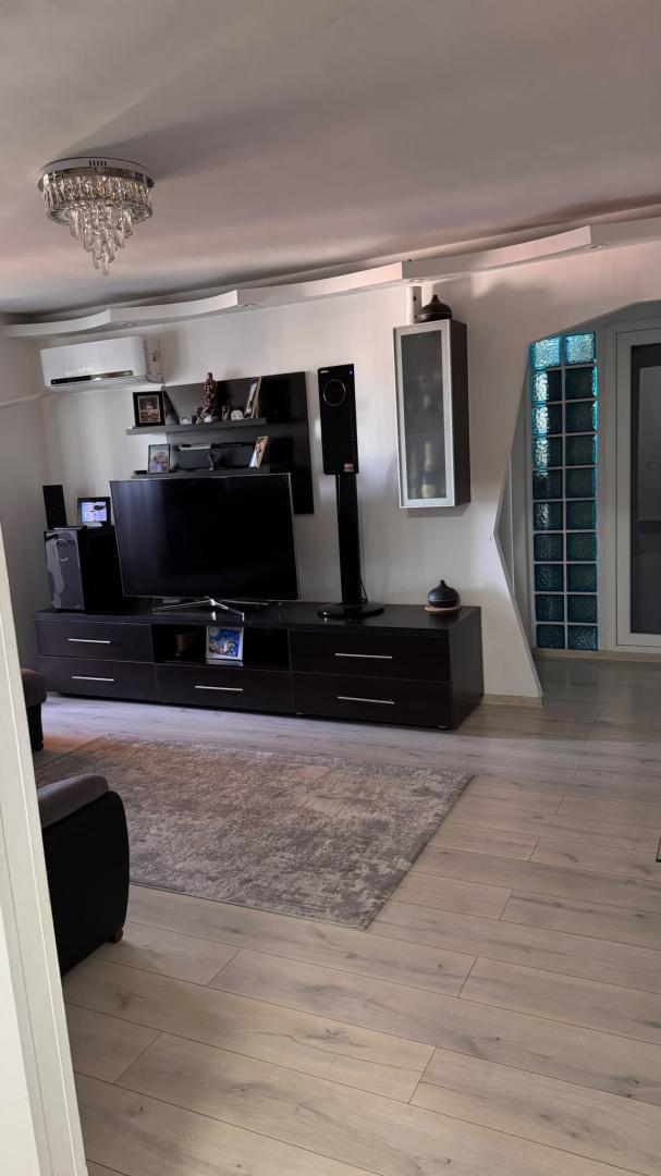 Vand aparatament 3 camere 13 Septembrie stradal – Prosper