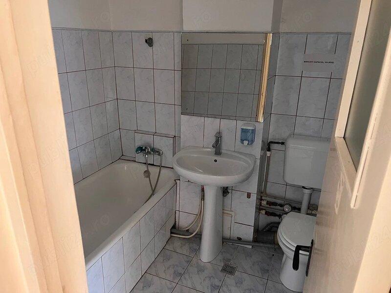 Mosilor / Obor / 2 min Metrou / bl 1980 / decomandat /