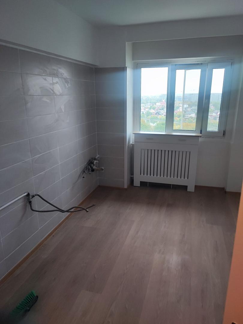 Apartament 3 camere – Panoramă superbă Parcul Tei – renovat
